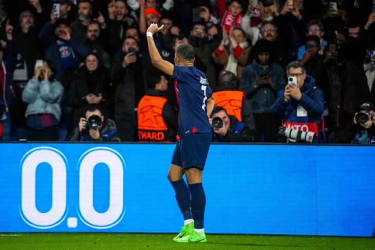 باريس سان جيرمان يضع قدماً في ربع نهائي دوري الأبطال بثنائية أمام ريال سوسيداد (فيديو)